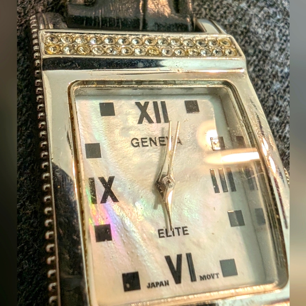 Vintage...Excellent condition...Geneva Elite Watch